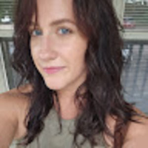 Meet your Posher, Emilee